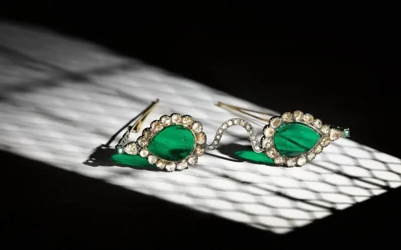 A-pair-of-Mughal-spectacles-set-with-emerald-lenses