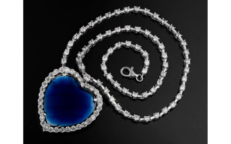 The-Heart of the Ocean-Necklace