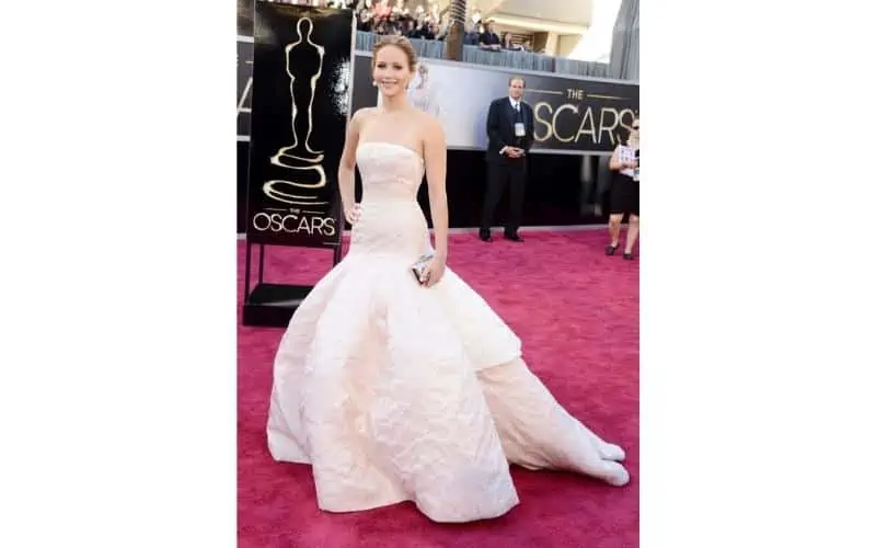 Jennifer-Lawrence's-Oscars-Dress