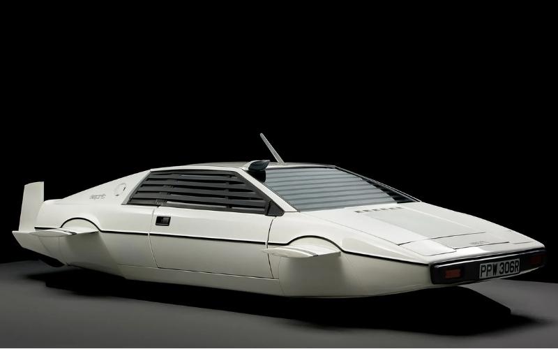 007-Lotus-Esprit-Submarine-Car