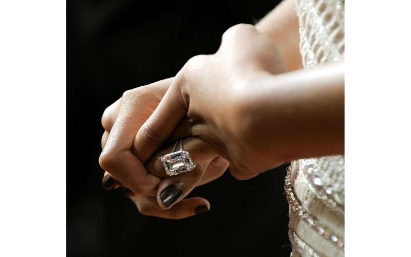 Beyoncé's-Emerald-Cut-Engagement-Ring