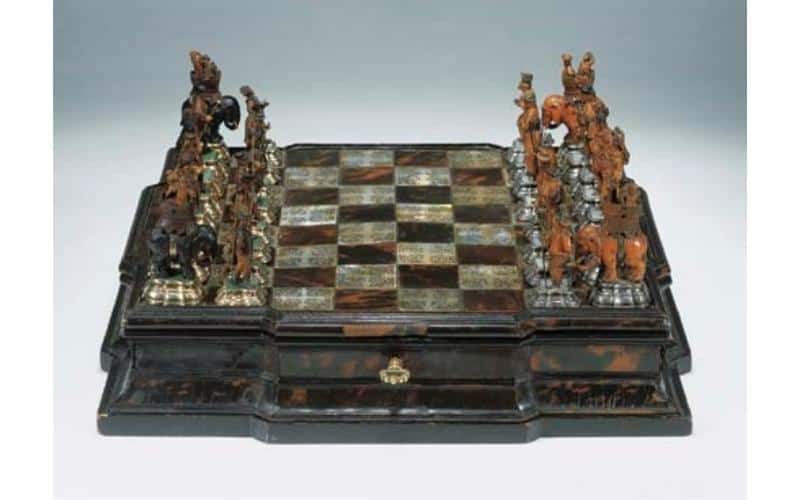 Mother-of-Pearl-and-Tortoiseshell-Chess-Set