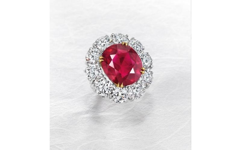 Oval-Cut-Ruby-and-Diamond-Ring
