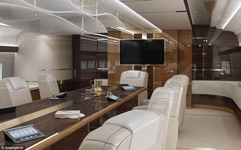 The-conference-room-of-the-Boeing-747-8-VIP